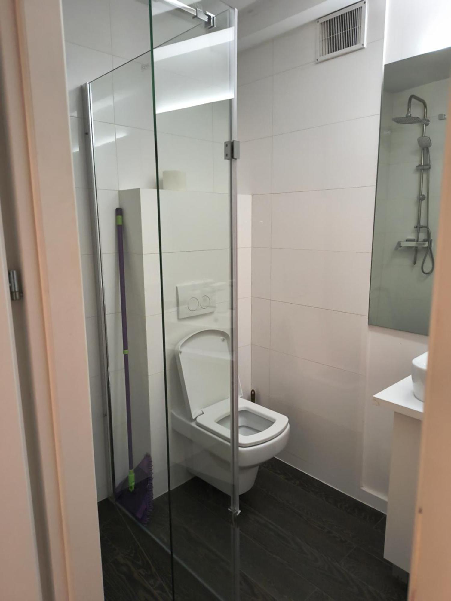 Tokio Przy Rynku Ul Lesna Bezobslugowe Zameldowanie, Parking Apartment